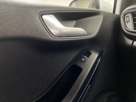 2019 Ford Fiesta - thumbnail 11