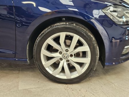 2017 Volkswagen Golf - thumbnail 5