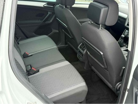 2018 Volkswagen Tiguan 2.0 TDI 115HP MANUAL  COMFORTLINE ** LOW KM'S ** €22,750 thumbnail