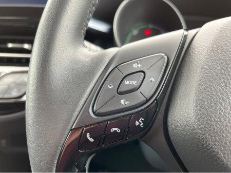 2021 Toyota C-HR 1.8 HYBRID SPORT BI- 4DR AUTO €25,888 thumbnail