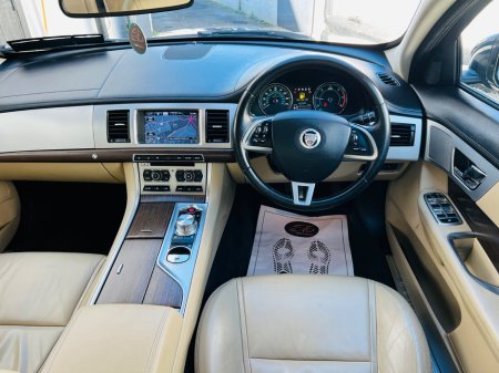 2013 Jaguar XF - thumbnail 9