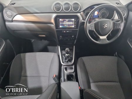 2020 Suzuki Vitara - view 2