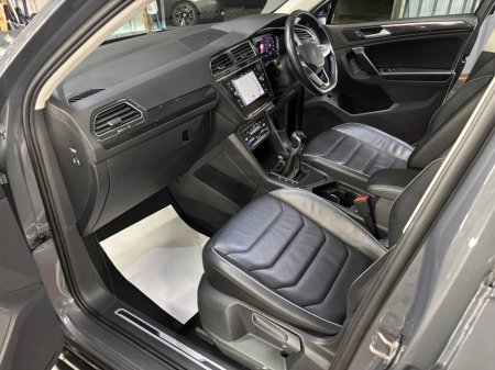 2021 Volkswagen Tiguan 2.0 TDI 150HP Elegance €27,950 thumbnail