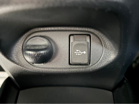 2015 Toyota Yaris SOL 1.33 PETROL 6 SPEED MANUAL 4DR HATCHBACK *ONE OWNER IRISH CAR* *TOP SPEC* *FULL TOYOTA SERVICE HISTORY* *NEW NCT 01/2027* *€200 ROAD TAX* *FINANCE ARRANGED TODAY* €10,450 thumbnail