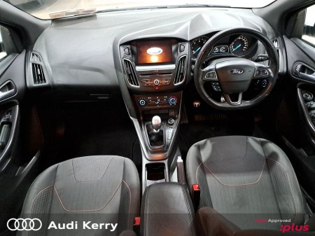 2018 Ford Focus - thumbnail 12