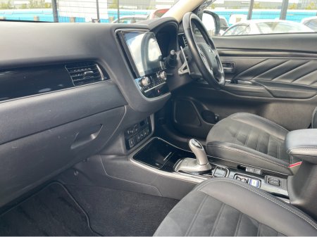 2020 Mitsubishi Outlander (Very Low Km's) HYBRID 2.4 PHEV AUTOMATIC 5DR MODEL  www.bolandscarcentre.ie €24,900 thumbnail