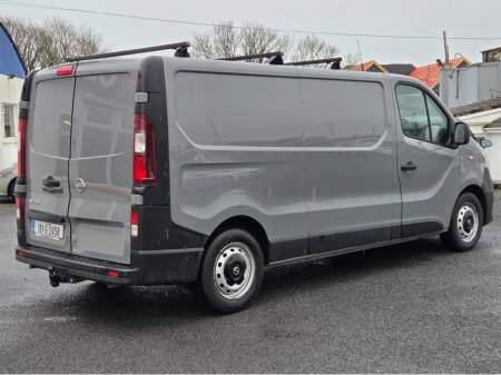 2018 Nissan NV300 - view 4