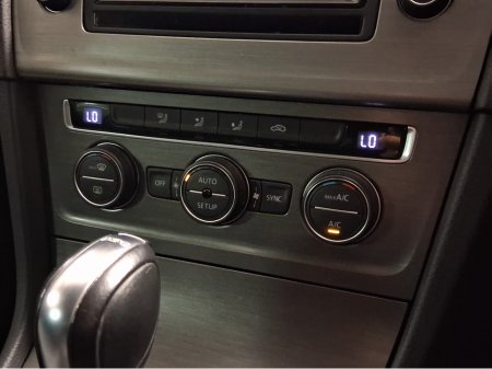 2013 Volkswagen Golf **AUTO - LOW KMS** €10,995 thumbnail