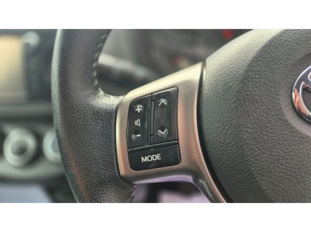2016 Toyota Vitz - thumbnail 21