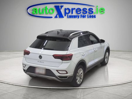 2023 Volkswagen T-Roc 2.0 TDI Automatic, Reversing camera €30,995
