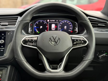 2021 Volkswagen Tiguan - thumbnail 17