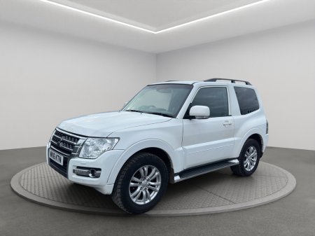2016 Mitsubishi Shogun  thumbnail
