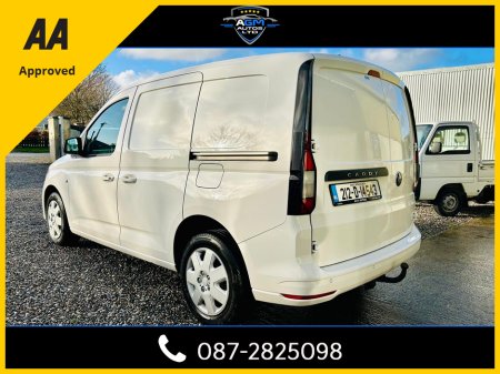 2021 Volkswagen Caddy CARGO BUS TDI 102HP MANUAL 6SPEED FWD 5DR €13,780 thumbnail