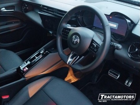 2025 Alfa Romeo Junior IBRIDA 1.2 136BHP MHEV 5 €35,999 thumbnail