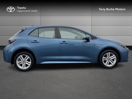 2019 Toyota Corolla - view 3