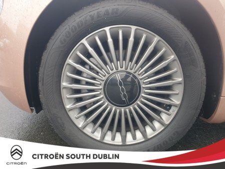 2025 Fiat 500 Icon 42kWh (320Kms WLTP Range) €19,950 thumbnail