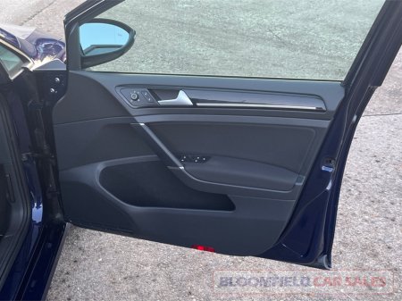 2017 Volkswagen Golf HIGHLINE , AUTO // LOW MILEAGE €17,950 thumbnail
