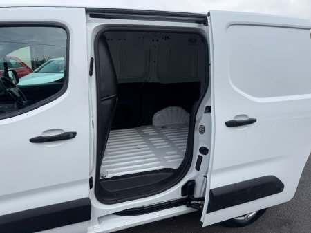 2022 Opel Combo - thumbnail 17