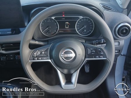 2025 Nissan Juke - thumbnail 15