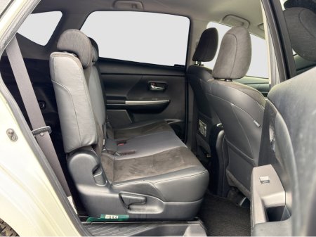 2019 Toyota Prius - thumbnail 16