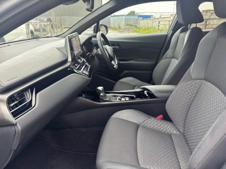 2023 Toyota C-HR - thumbnail 6