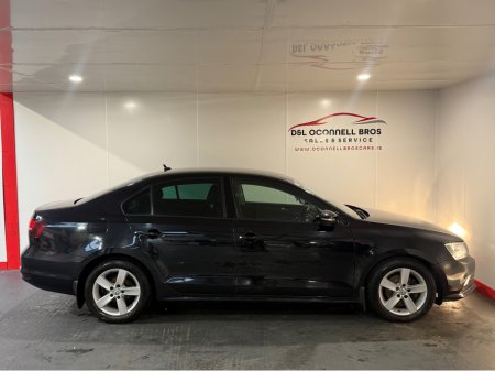 2018 Volkswagen Jetta CL 2.0 TDI MANUAL 5SPEED 110BHP 4DR €13,900 thumbnail