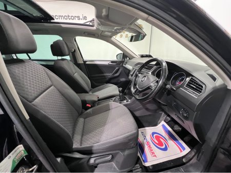 2017 Volkswagen Tiguan COMFORTLINE 2.0 TDI 115BHP 115HP MANUAL 6SPEED FWD 4 €14,700 thumbnail