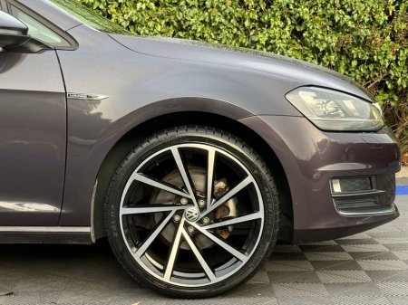 2015 Volkswagen Golf R-LINE PACK 1.2 TSI AUTO // LOUNGE EDITION // NEW 19" ALLOYS // REVERSE CAMERA // ADAPTIVE CRUISE CONTROL €13,900 thumbnail