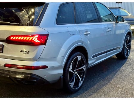 2024 Audi Q7 45 TDI 231 Q TIP S LINE 4DR €99,950 thumbnail