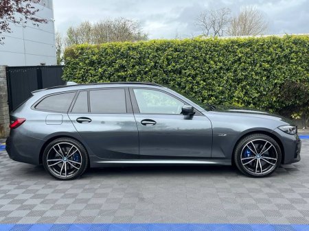 2022 BMW 3 Series - photo 2