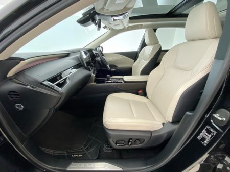 2025 Lexus RX 450h+ Luxury €85,950 thumbnail