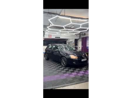 2010 Volkswagen Golf - thumbnail 2