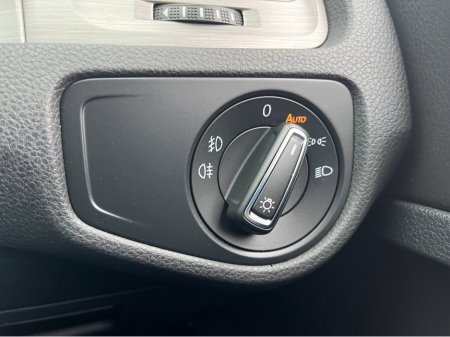 2016 Volkswagen Golf DBA-AUCJZ €13,950 thumbnail