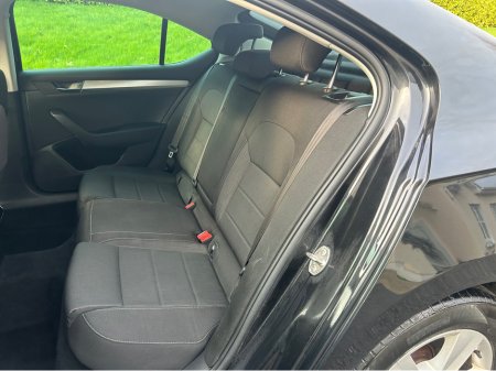 2016 Skoda Superb - thumbnail 18