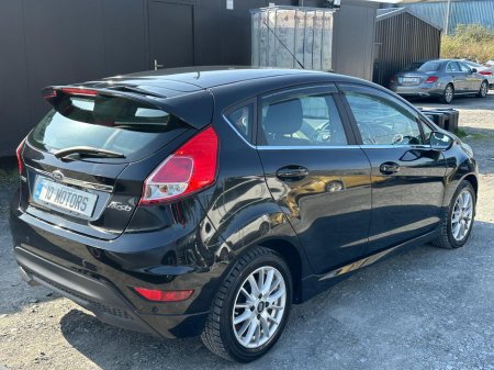 2016 Ford Fiesta - thumbnail 6