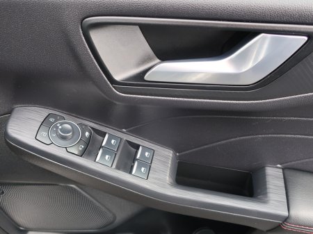 2025 Ford Kuga - thumbnail 16