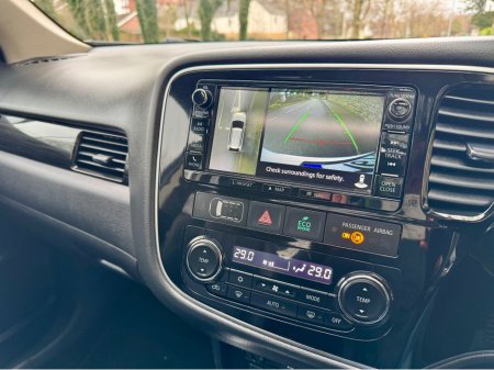 2016 Mitsubishi Outlander 2.0 GX4H PHEV 200BHP 5DR AUTO €13,900 thumbnail