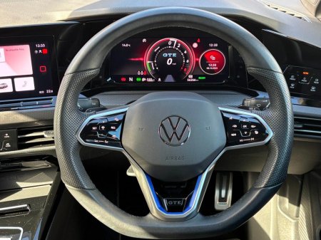 2023 Volkswagen Golf GTE 245 DSG AUTO BLUEMOTION PHEV €32,995 thumbnail
