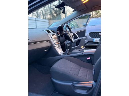 2012 Toyota Avensis - thumbnail 25