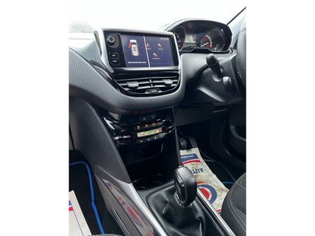 2018 Peugeot 2008 - thumbnail 4