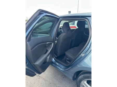 2014 Volvo V40 1.6 T4 180PS R-DESIGN POWERSHIFT DCT €10,950 thumbnail