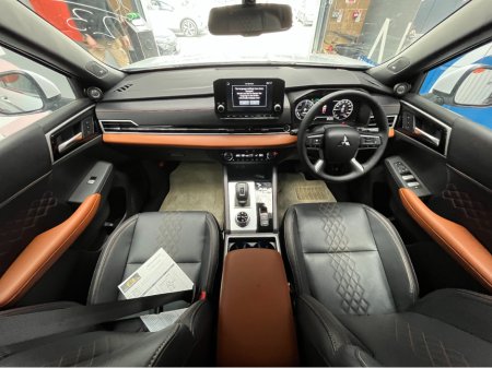 2023 Mitsubishi Outlander - thumbnail 23