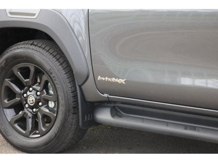 2025 Toyota Hilux Invincible X * Roll cover and bars inc €66,358 thumbnail