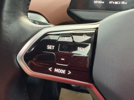 2022 Volkswagen ID.4 Pure 52kWh Life SUV 5dr Electric Auto (148 ps) thumbnail