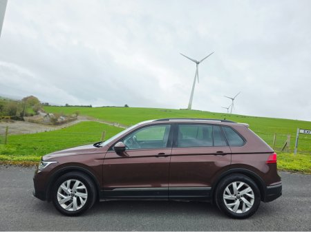 2022 Volkswagen Tiguan - thumbnail 10