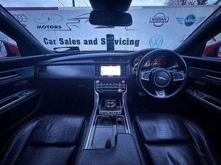 2017 Jaguar XF - thumbnail 6