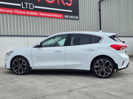 2019 Ford Focus - thumbnail 19