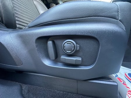 2021 Land Rover Discovery  €29,950 thumbnail