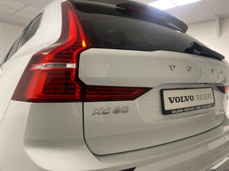2023 Volvo XC60 White Volvo XC60 Plug-in Hybrid €55,995