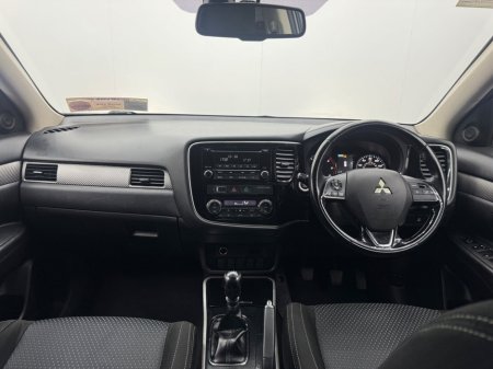 2017 Mitsubishi Outlander - thumbnail 10